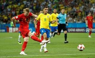 O atacante De Bruyne no lance do segundo gol da Bélgica diante do Brasil no confronto das quartas de final da Copa do Mundo