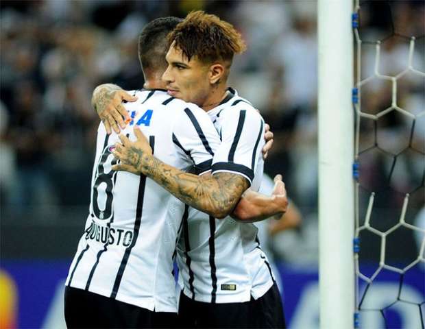Corinthians ensaia goleada, tira o p&eacute; e vence por 5 a 3 na Arena