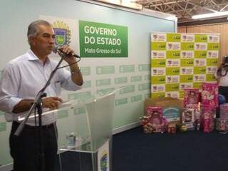 Governador Reinaldo Azambuja (PSDB) lançou campanha nesta manhã (Foto: Leonardo Rocha)