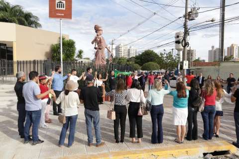 Advogados fazem protesto exigindo afastamento do ministro Sérgio Moro