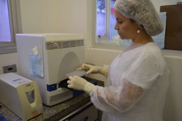 Exame que detecta zika chega a MS, mas &eacute; insuficiente para acabar com &#039;fila&#039;