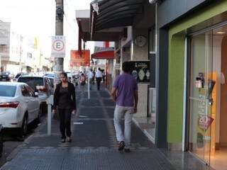 Comércio da Rua 14 de Julho, no Centro de Campo Grande, em dia de baixo movimento (Foto: Fernando Antunes/arquivo)