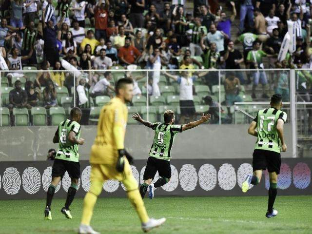 Flamengo fica no empate com Am&eacute;rica-MG e v&ecirc; aumentar dist&acirc;ncia para o l&iacute;der