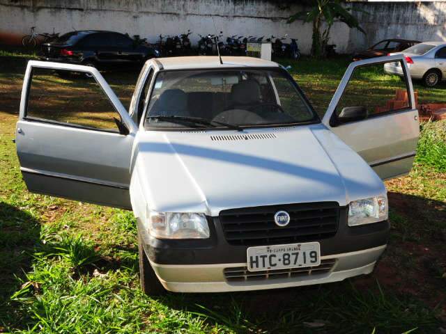 Carro de suspeita de matar marido &eacute; achado com marca de sangue
