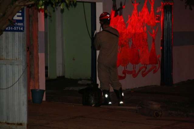 Ap&oacute;s briga, mulher amea&ccedil;a matar a filha e p&otilde;e fogo em centro religioso