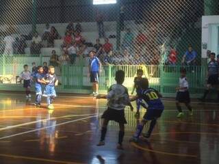 Pequenos atletas durante uma das partidas da Copa Pelezinho (Foto: Divulgação/ Escolinha Pelezinho)