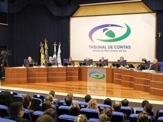 Conselheiros reunidos no plenário do TCE para mais uma sessão (Foto: Divulgação TCE)