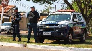 Policiais militares durante ação em Campo Grande. Foram mais de 1,6 mil quilos de drogas apreendidas. (Foto: Divulgação/PMMS)