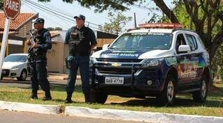 Policiais militares durante ação em Campo Grande. Foram mais de 1,6 mil quilos de drogas apreendidas. (Foto: Divulgação/PMMS)