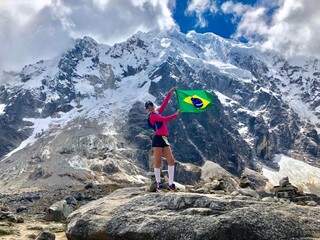 Adriana Vaz na Ultra Machu Pichu Trail, em Cusco, Peru, uma prova de muitos desafios, como a travessia do desfiladeiro Nevado Salkantay com 4.600m acima do nível do mar (Foto: Arquivo pessoal)