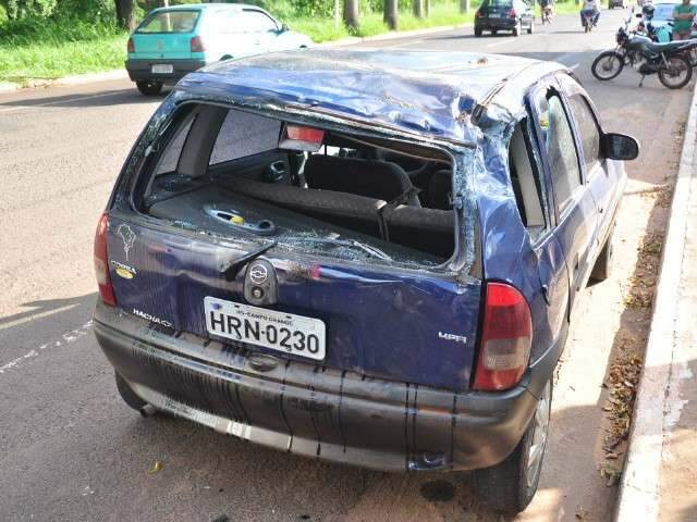 Fusca capota no anivers&aacute;rio do dono e destr&oacute;i carro comprado h&aacute; 24 horas