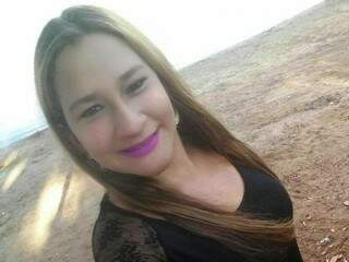 Tatiane Dias da Silva, 19, foi morta com cinco tiros depois de reagir a um assédio (Foto: Reprodução / Facebook)