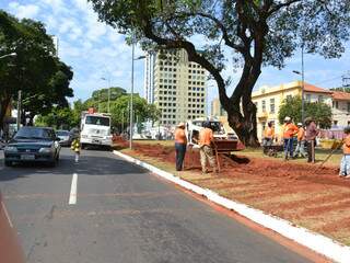Liminar interrompeu obras na principal avenida da cidade na semana passada. (Foto: Minamar Junior)
