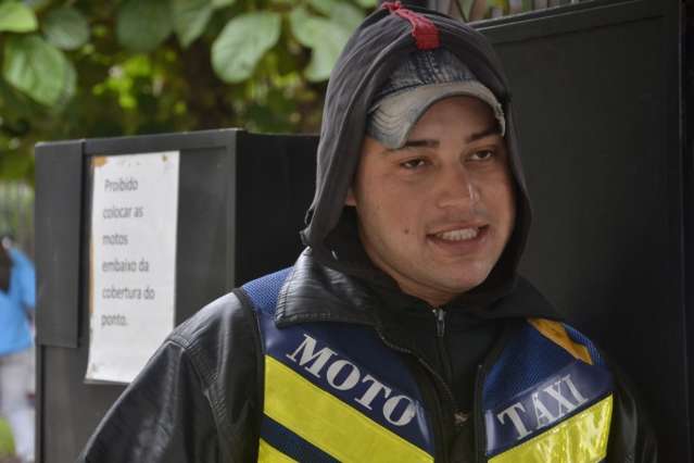 Mototaxistas defendem &ldquo;tax&iacute;metros&rdquo;, mas se preocupam com seu uso na pr&aacute;tica
