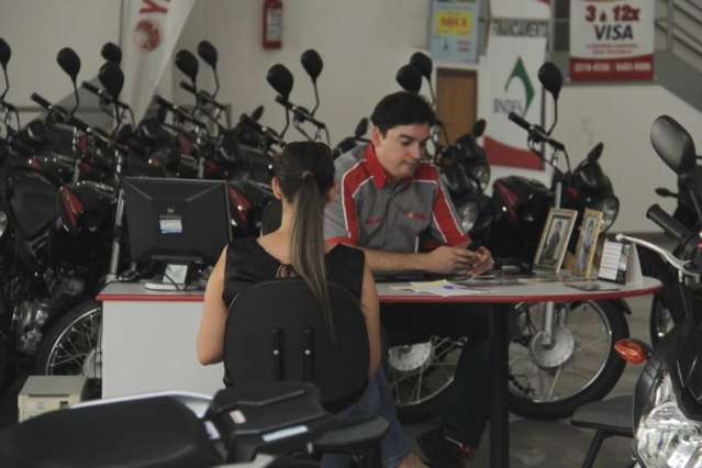 Linhas de cr&eacute;ditos mais exigentes fazem venda de motocicletas cair