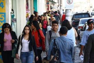 Centro atrai consumidores e shoppings não devem atrapalhar movimento (Foto: Marcos Ermínio)