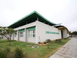 Casa da Mulher Brasileira, onde fica a Deam (Delegacia Especializada de Atendimento à Mulher), em Campo Grande. (Foto: Arquivo)