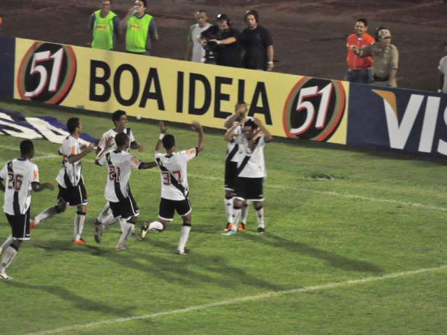  Vasco goleia, elimina 2&ordm; jogo e despacha Comercial da Copa do Brasil