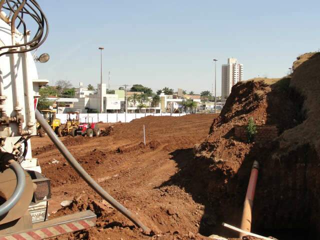  Prefeitura assina contrato de R$ 2,9 milh&otilde;es para obras no entorno de shopping