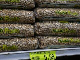 Feijão teve alta de até 40% em alguns supermercados. (Foto: Fernando Antunes)