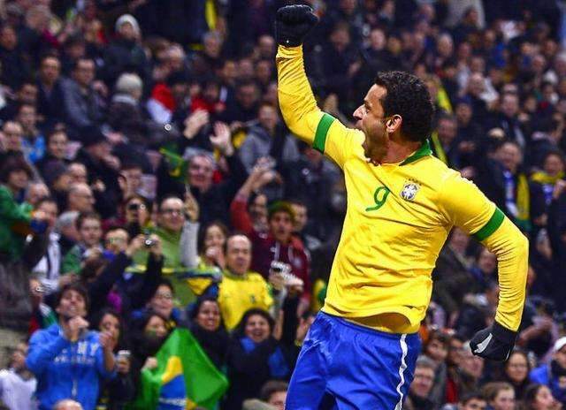 Com Jean novamente no banco, Brasil enfrenta a R&uacute;ssia hoje