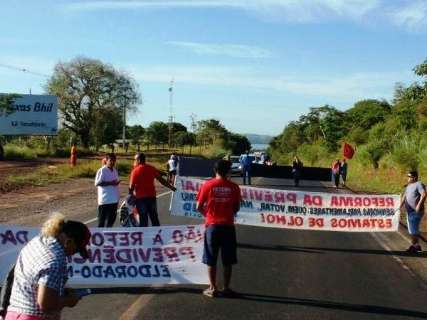 Protesto contra reforma fecha rodovias que levam a PR, MT, SP e Bolívia