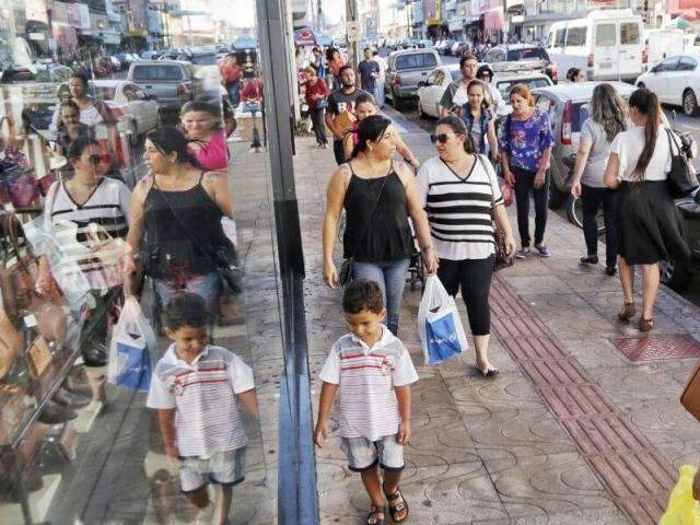 Supermercados e shoppings funcionam no Dia do Trabalhador