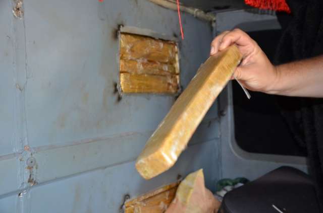 Pol&iacute;cia desarticula quadrilha que abastecia traficantes do Rio de Janeiro