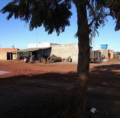 Legisla&ccedil;&atilde;o pro&iacute;be, mas assentados usam &aacute;reas para com&eacute;rcio e constru&ccedil;&atilde;o de casas