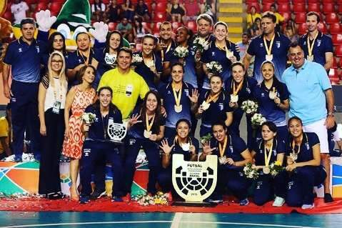 Atleta de futsal de MS é campeã mundial com seleção brasileira universitária