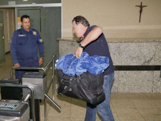 Em 1&ordf; entrevista ap&oacute;s um ano preso, Giroto diz que &eacute; o cozinheiro da cela