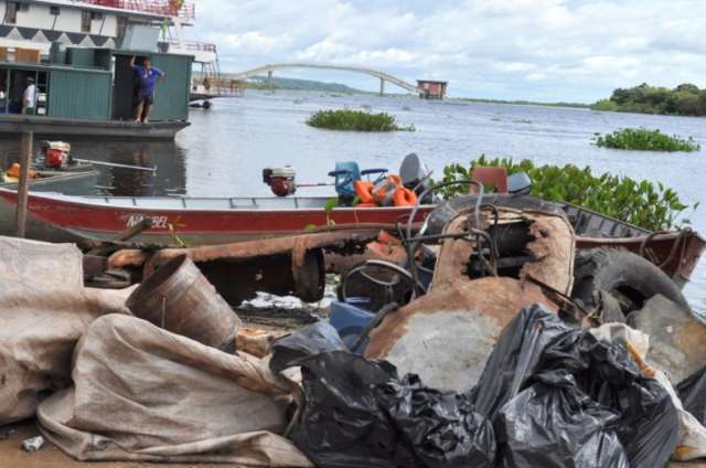 Durante gincana, pescadores retiram 600 quilos de lixo do rio Paraguai