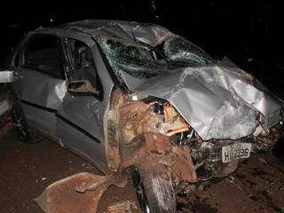 Veículo Pálio que era conduzido pela vítima. (Foto: Aislan Nonato, do ifato) 