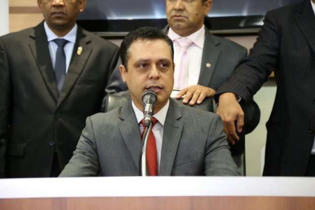 Lei que vai implantar a&ccedil;&otilde;es contra o suic&iacute;dio nas escolas &eacute; promulgada