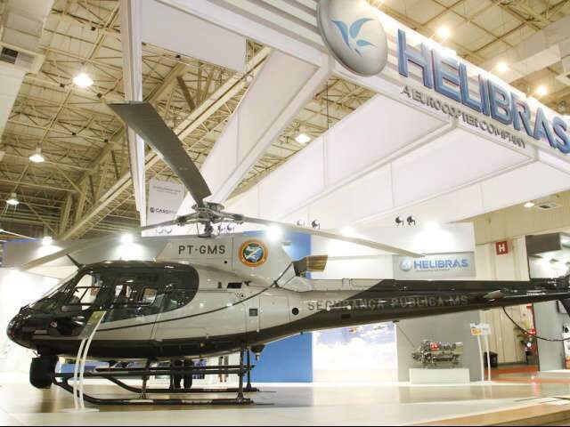 Helic&oacute;ptero da Sejusp &eacute; exposto em feira de seguran&ccedil;a de SP