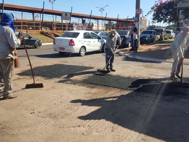 Comerciantes reclamam de obra em  &quot;&uacute;nica rua que n&atilde;o precisava&quot; de reparos