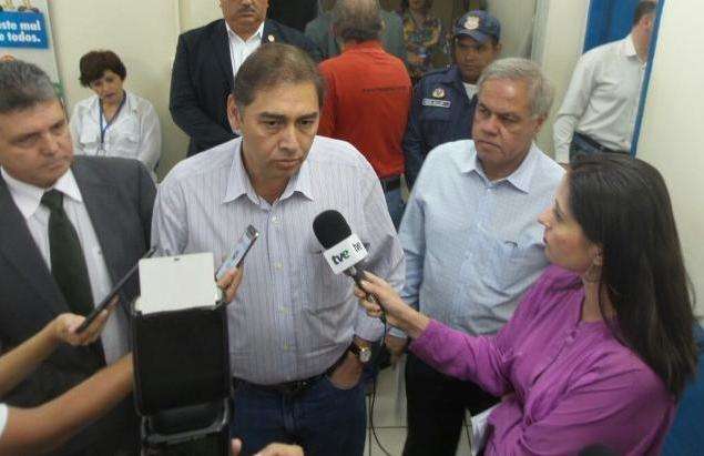 Bernal &quot;esquece&quot; golpe e trata de novos projetos com Jo&atilde;o Rocha