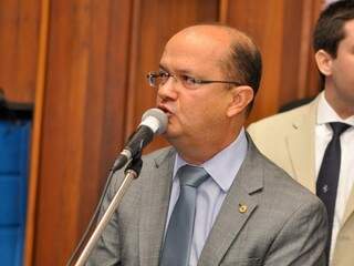 Deputado José Carlos Barbosa no uso da palavra livre em sessão (Foto: ALMS/Divulgação)
