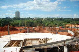 Obras seguem o cronograma à risca e devem terminar no segundo semestre de 2013. (Foto: Marlon Ganassin)