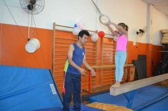 Projeto de gin&aacute;stica seleciona cerca de 100 crian&ccedil;as para desenvolver atividade