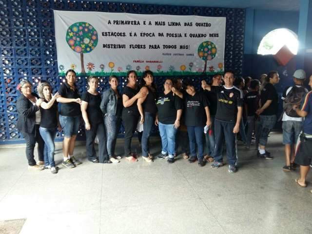 Professores protestam pelo cumprimento da Lei 5411