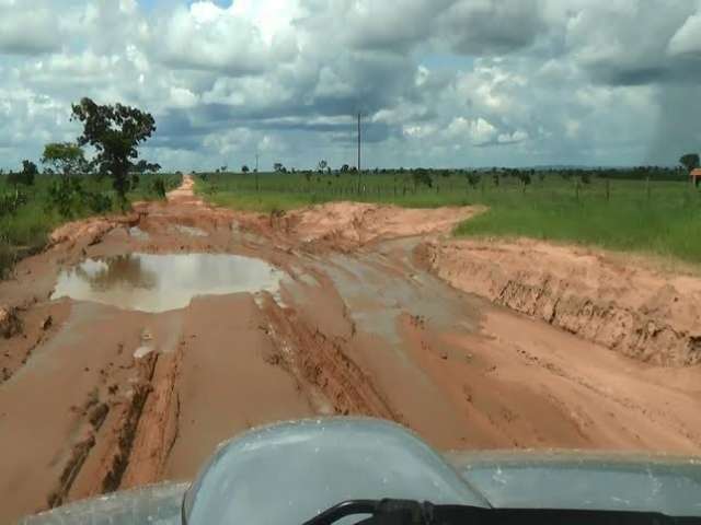 Governo promete realizar obra para recuperar rodovia sem pavimenta&ccedil;&atilde;o