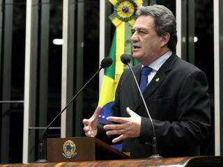 Senador Waldemir Moka pode assumir o posto hoje ocupado por Eduardo Braga. (Foto: Divulgação)