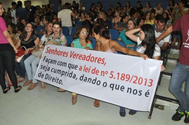 &quot;Tropa de Choque&quot; refor&ccedil;a seguran&ccedil;a na C&acirc;mara e revolta professores
