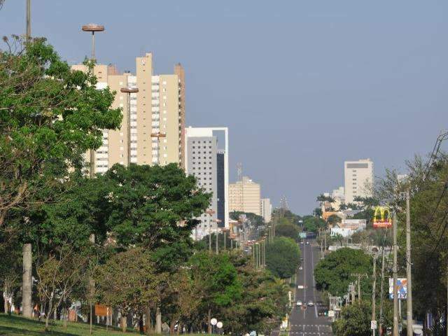 Semana ser&aacute; quente e de c&eacute;u claro, mas inverno ainda deve ter frio em MS