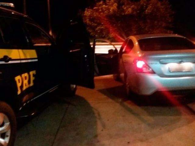 Ap&oacute;s persegui&ccedil;&atilde;o, traficante abandona carro com 274 kg de maconha