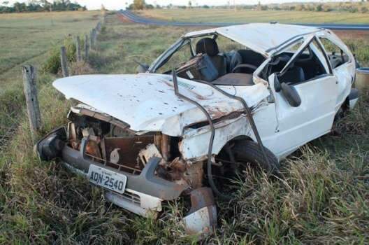  Homem fica gravemente ferido ap&oacute;s capotamento na MS-141 