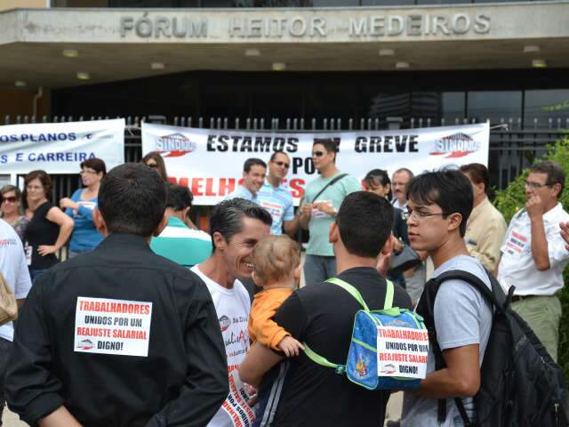  Ap&oacute;s uma semana, servidores do judici&aacute;rio aceitam proposta e encerram greve 