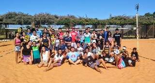 A prática do beach tennis tem crescido em Campo Grande. Isso é visível nos fins de semana no Parque das Nações Indígenas (Foto: Arquivo)