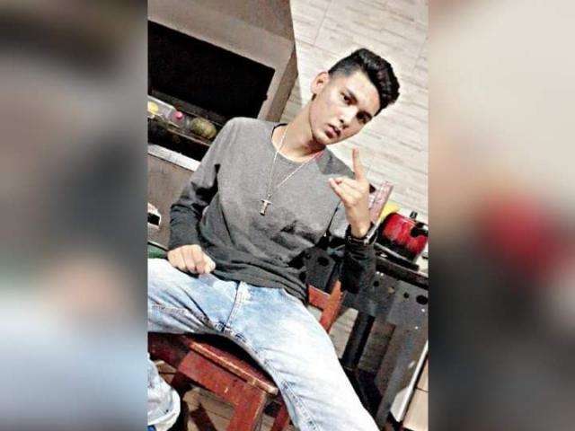 Corpo esquartejado &eacute; de estudante desaparecido ap&oacute;s briga em escola